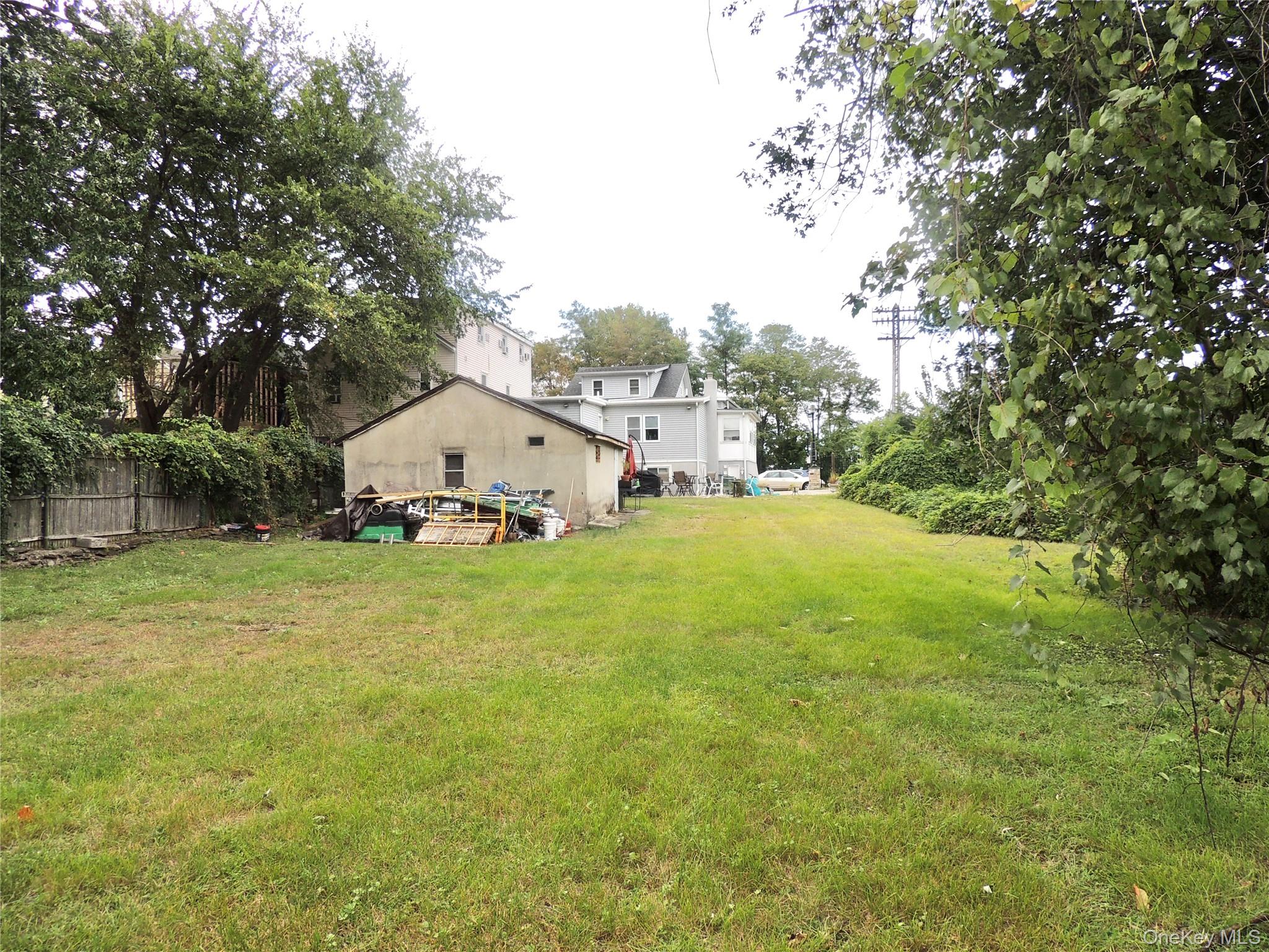 212 Beekman Avenue – For Sale photo 27