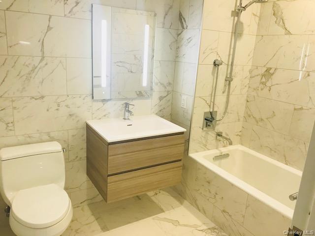 131-01 40 Road, Unit 17S photo 6