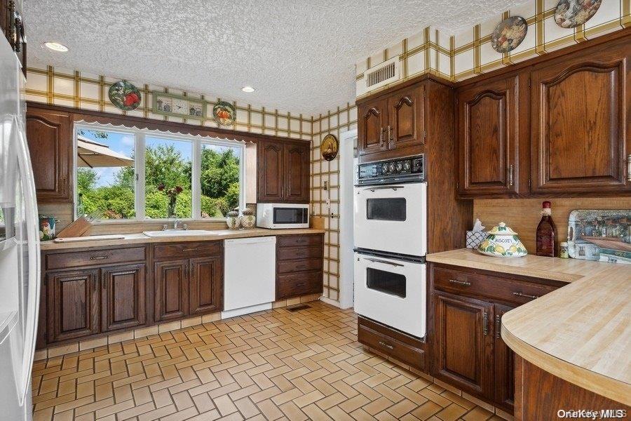 30 Thixton Drive – For Sale photo 13