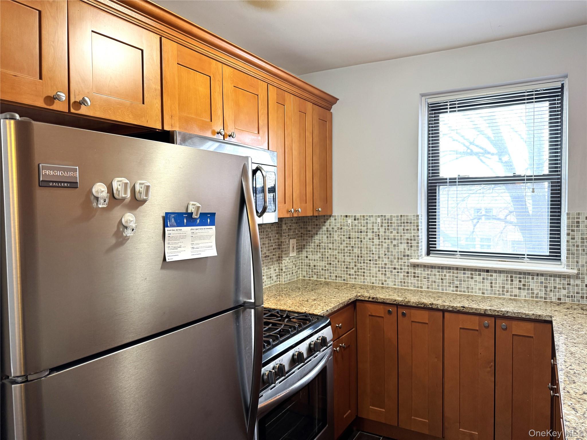 143-50 Hoover Ave, Unit 204 photo 9