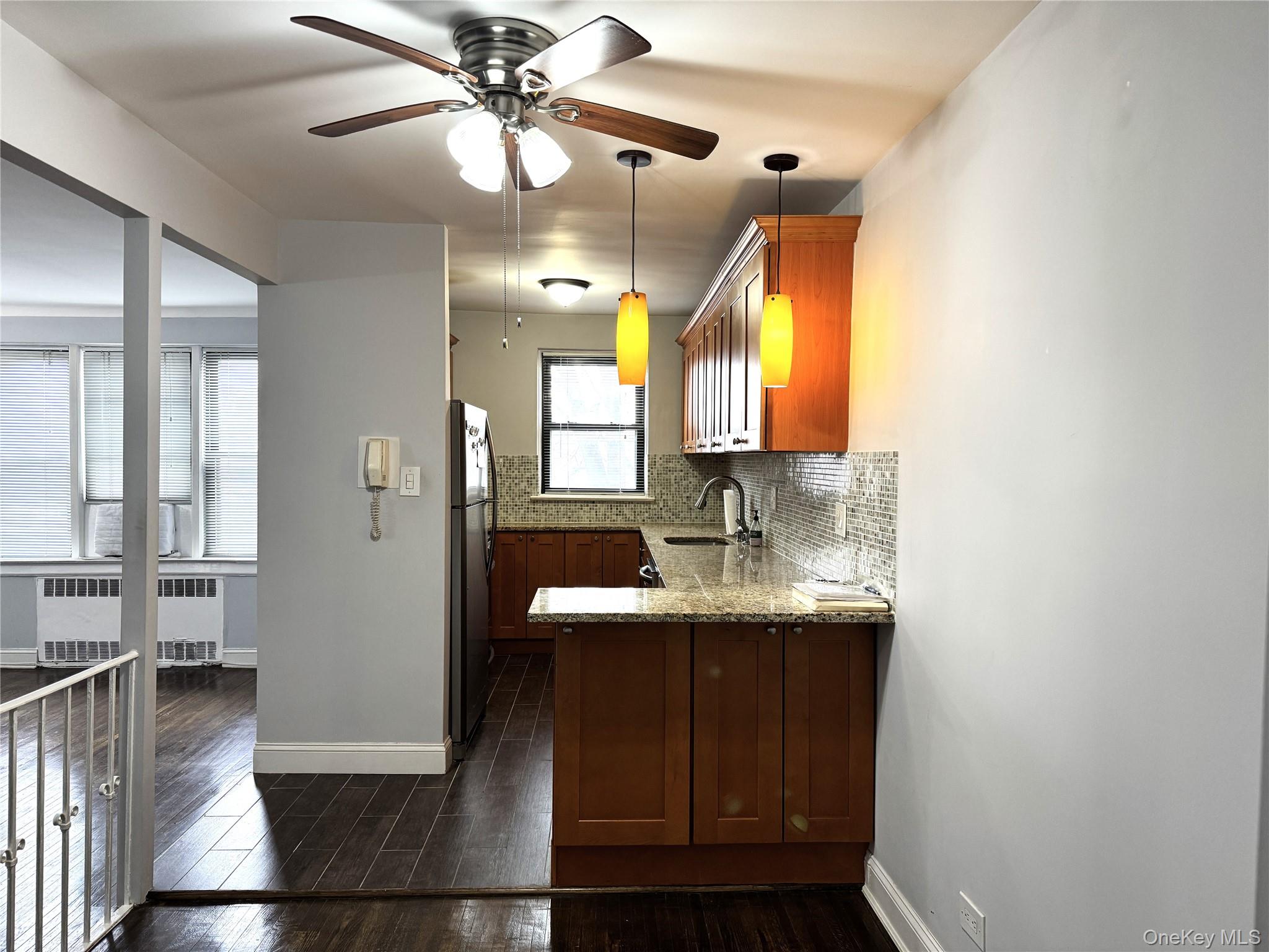 143-50 Hoover Ave, Unit 204 photo 5