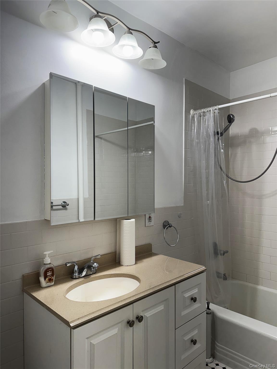 143-50 Hoover Ave, Unit 204 photo 20