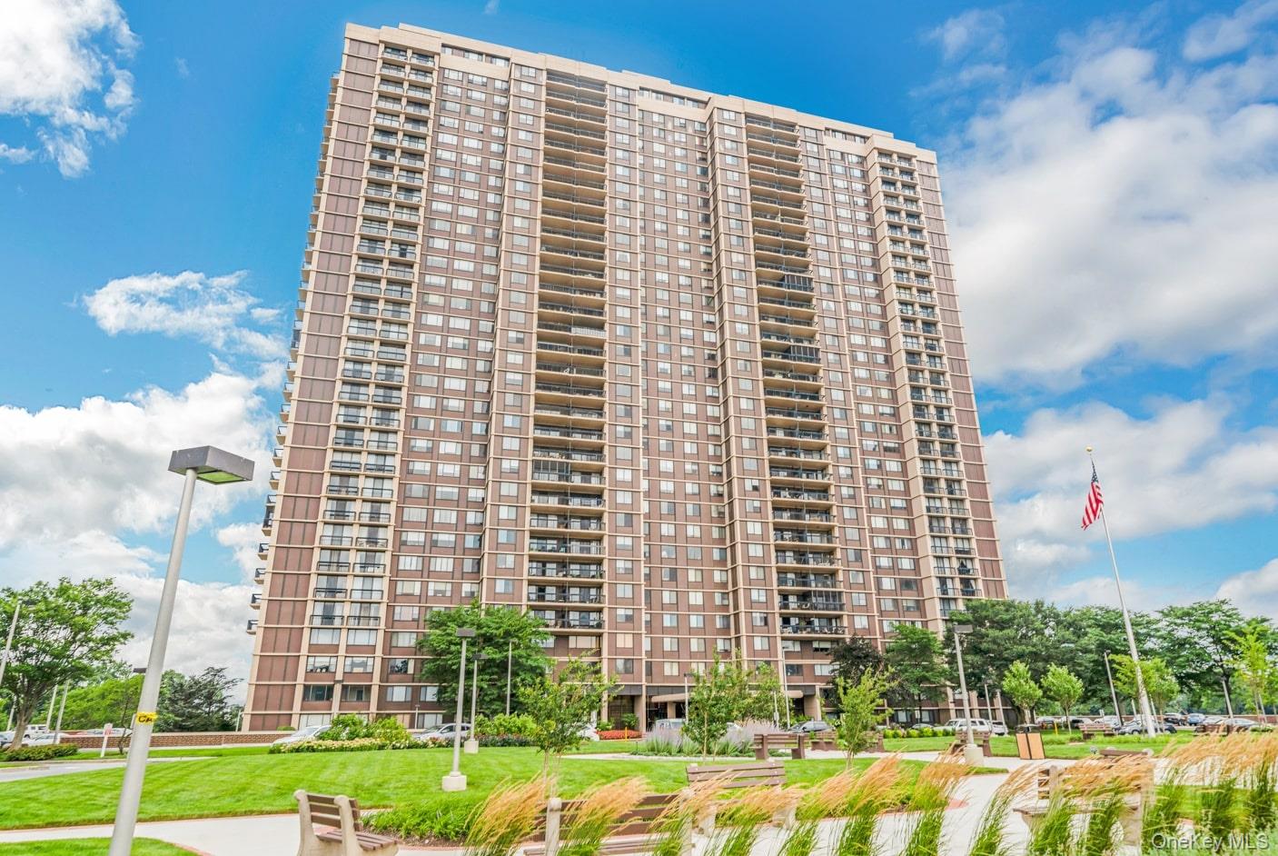27110 Grand Central Parkway, Unit 33D