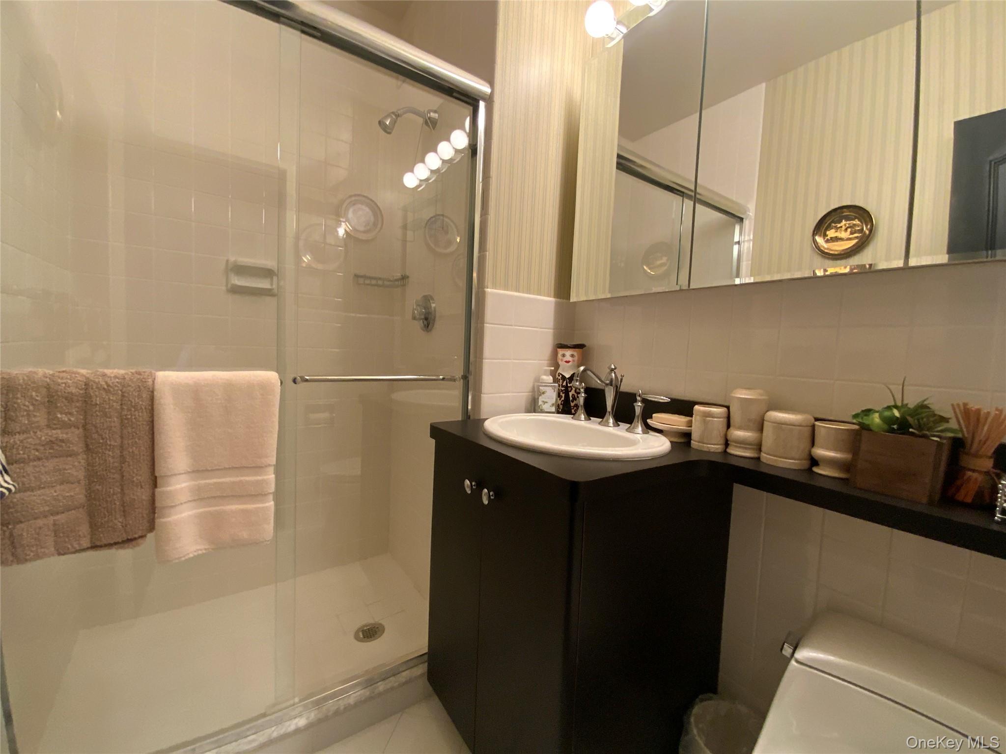 27110 Grand Central Parkway, Unit 33D photo 20