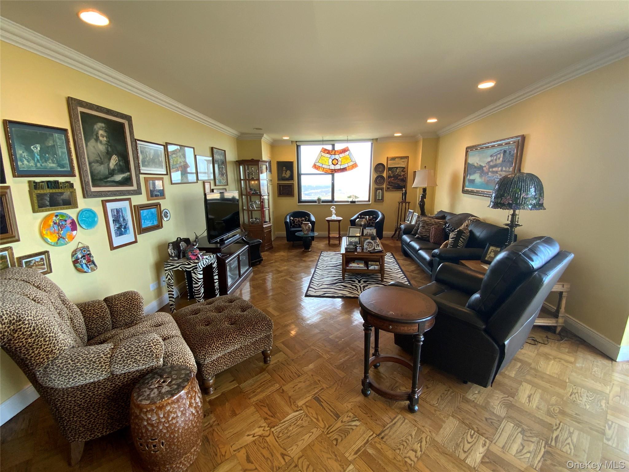 27110 Grand Central Parkway, Unit 33D photo 5