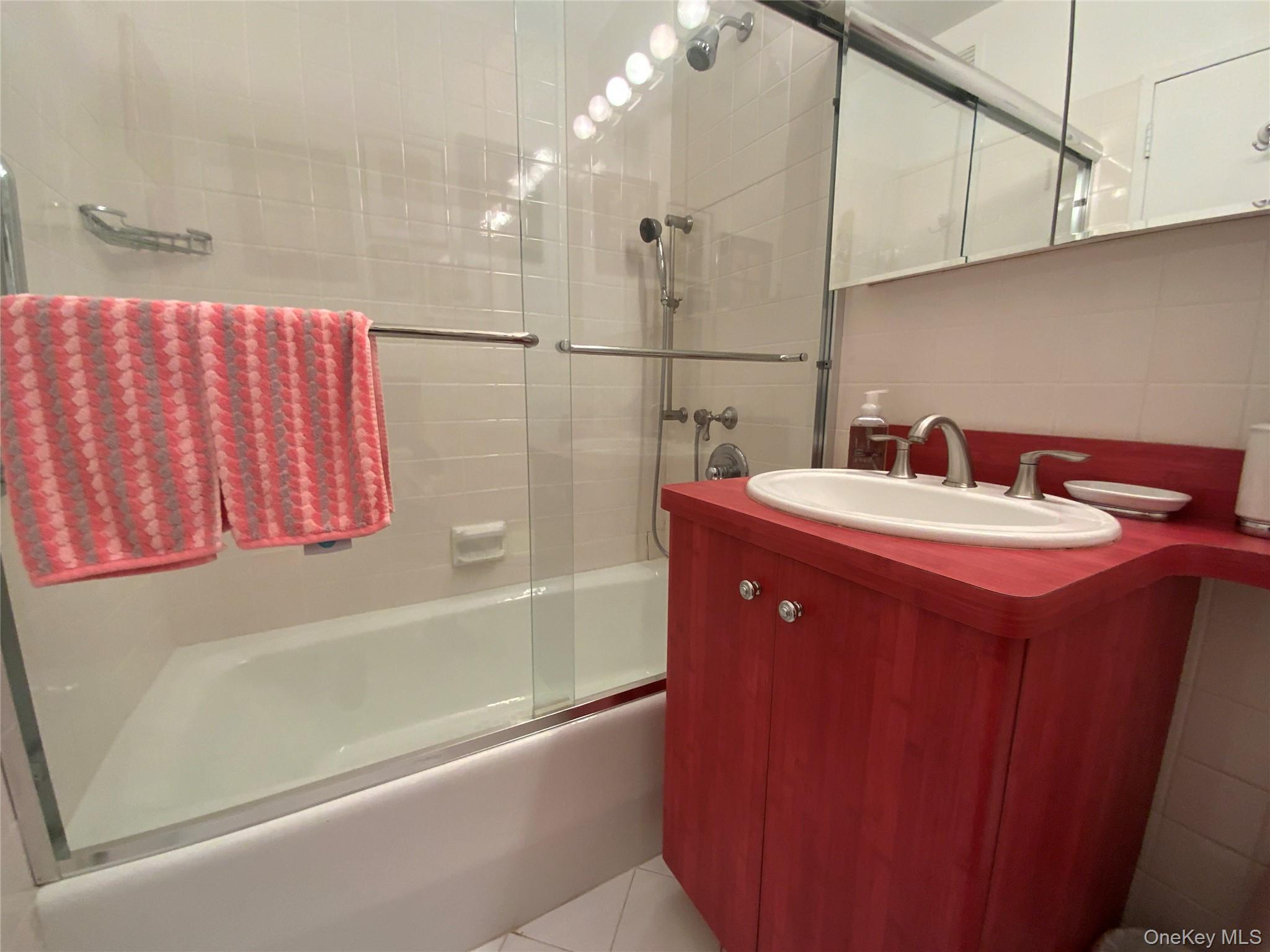 27110 Grand Central Parkway, Unit 33D photo 16