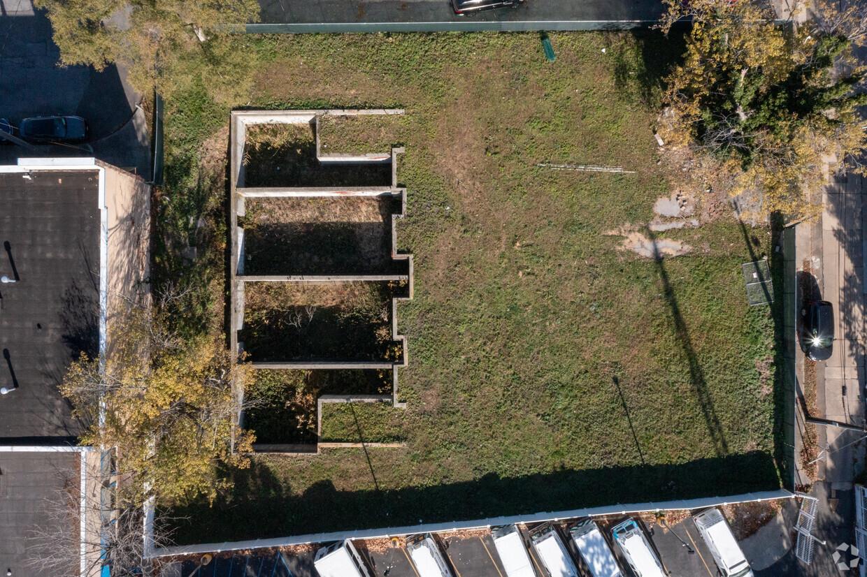 33 Park Place – For Sale photo 3