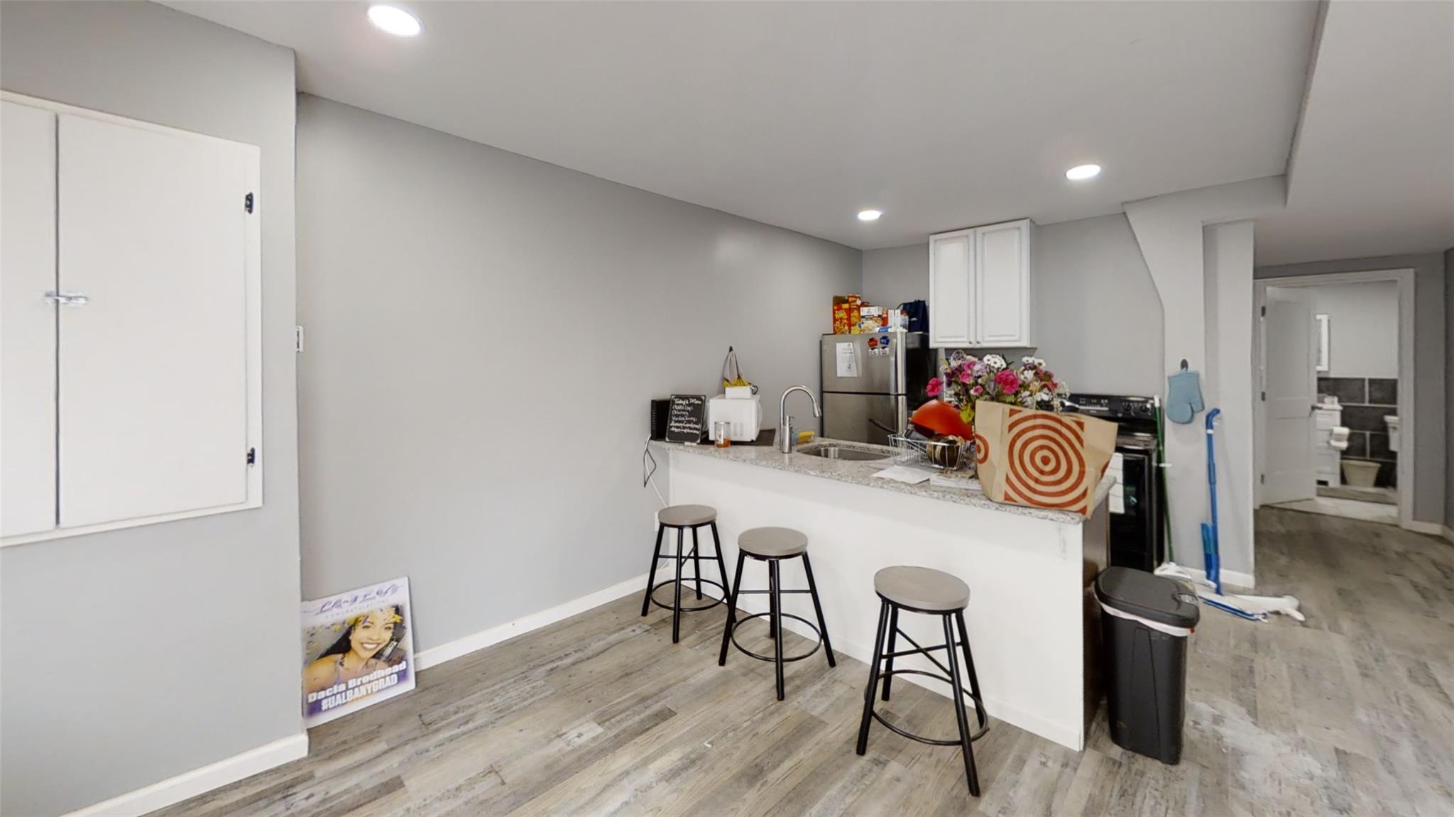 10 Benson Street – For Sale photo 13