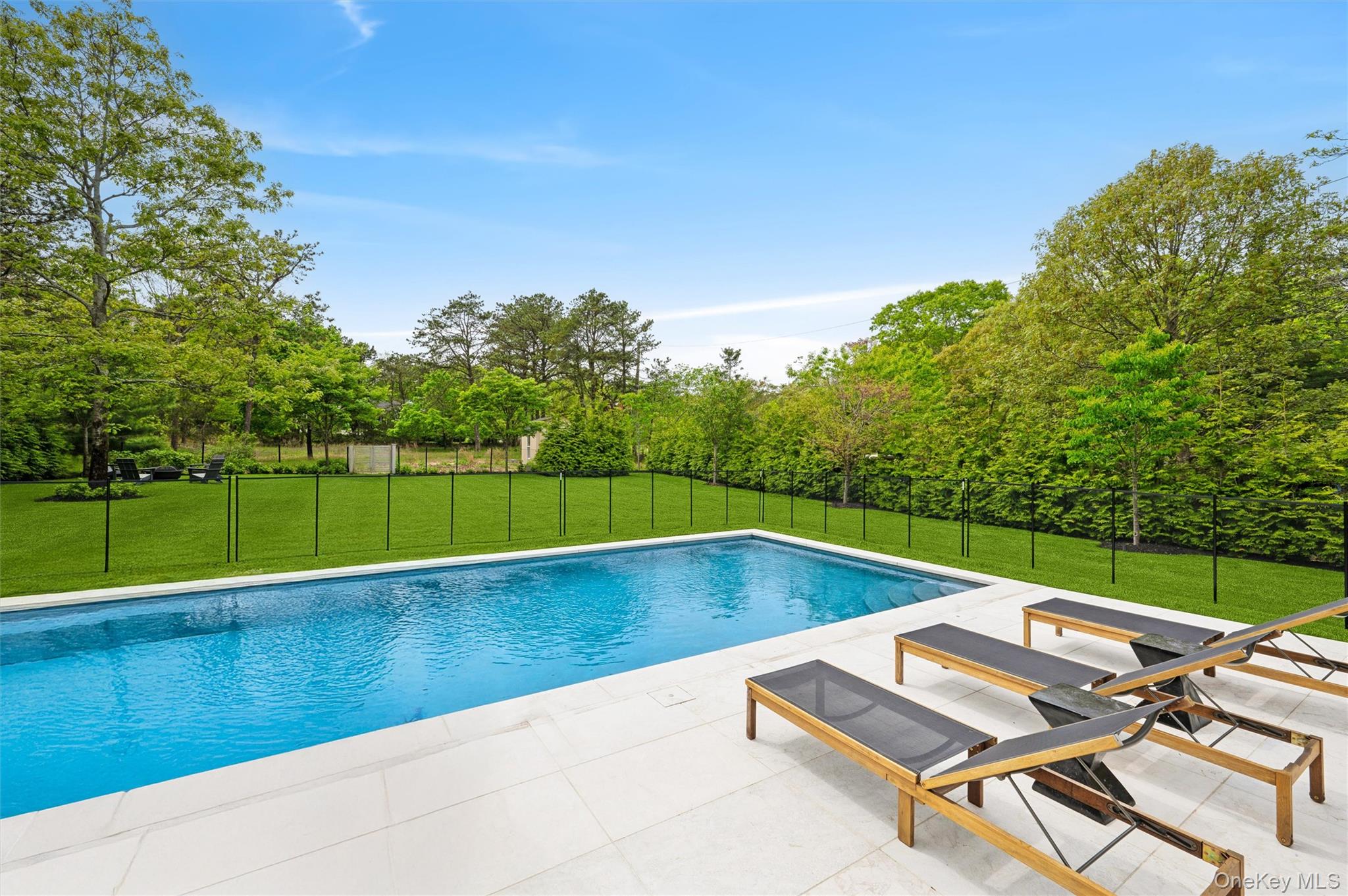 28 Canoe Place Road – For Rent photo 33