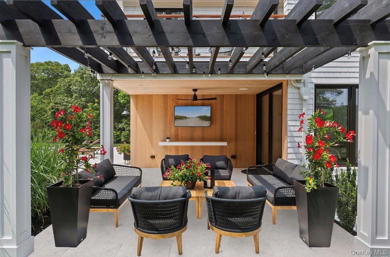 28 Canoe Place Road – For Rent photo 25