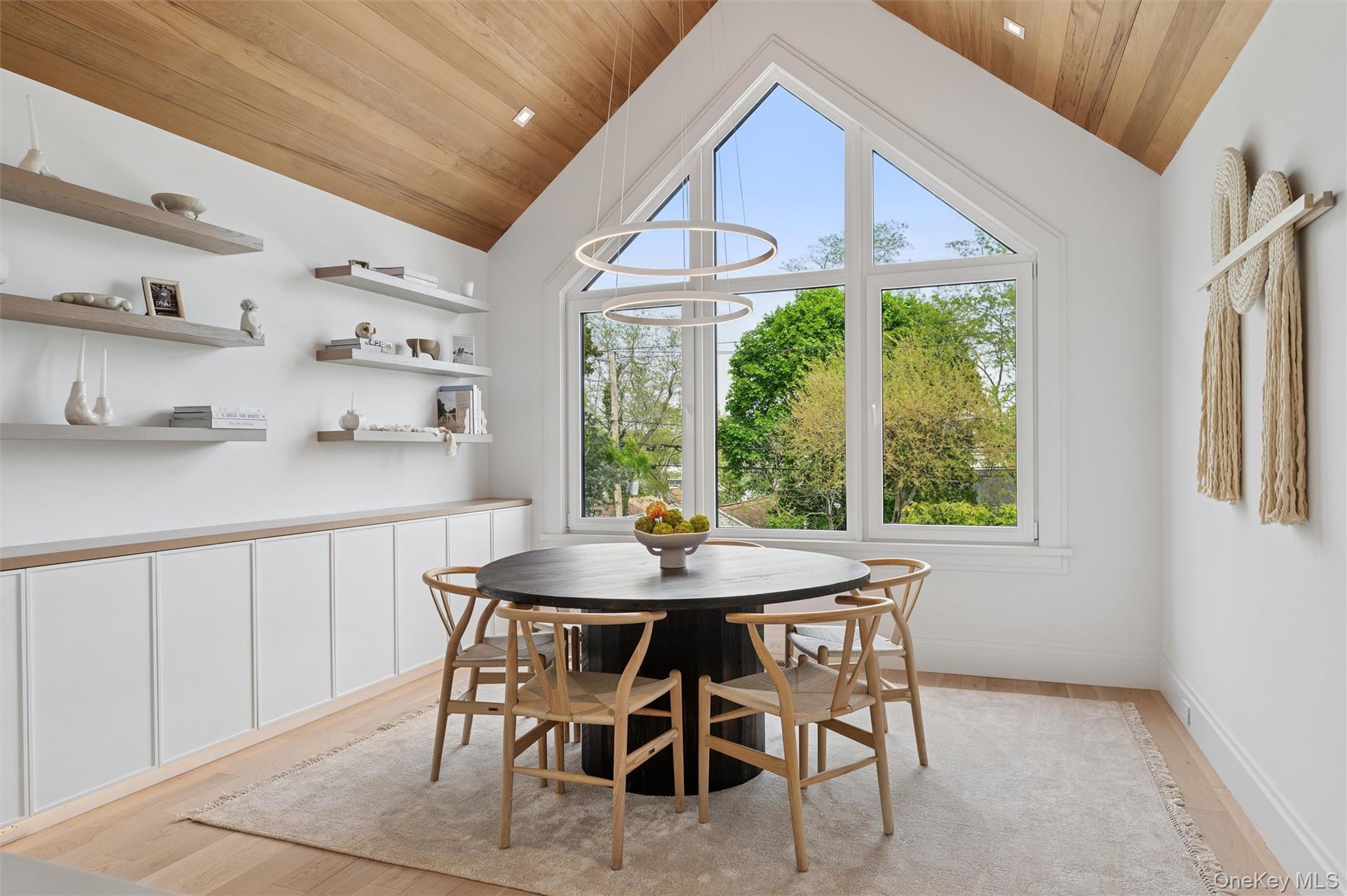 28 Canoe Place Road – For Rent photo 10