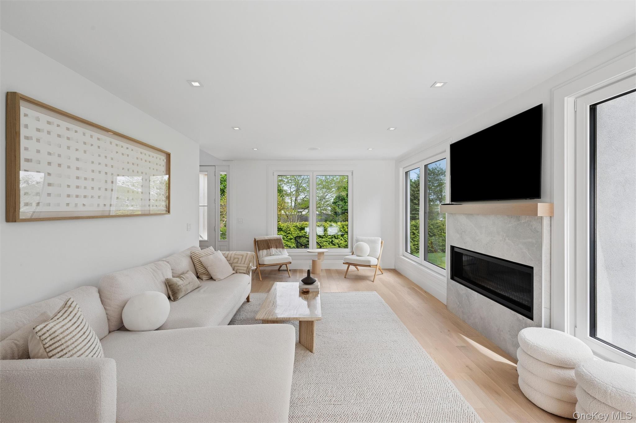 28 Canoe Place Road – For Rent photo 6