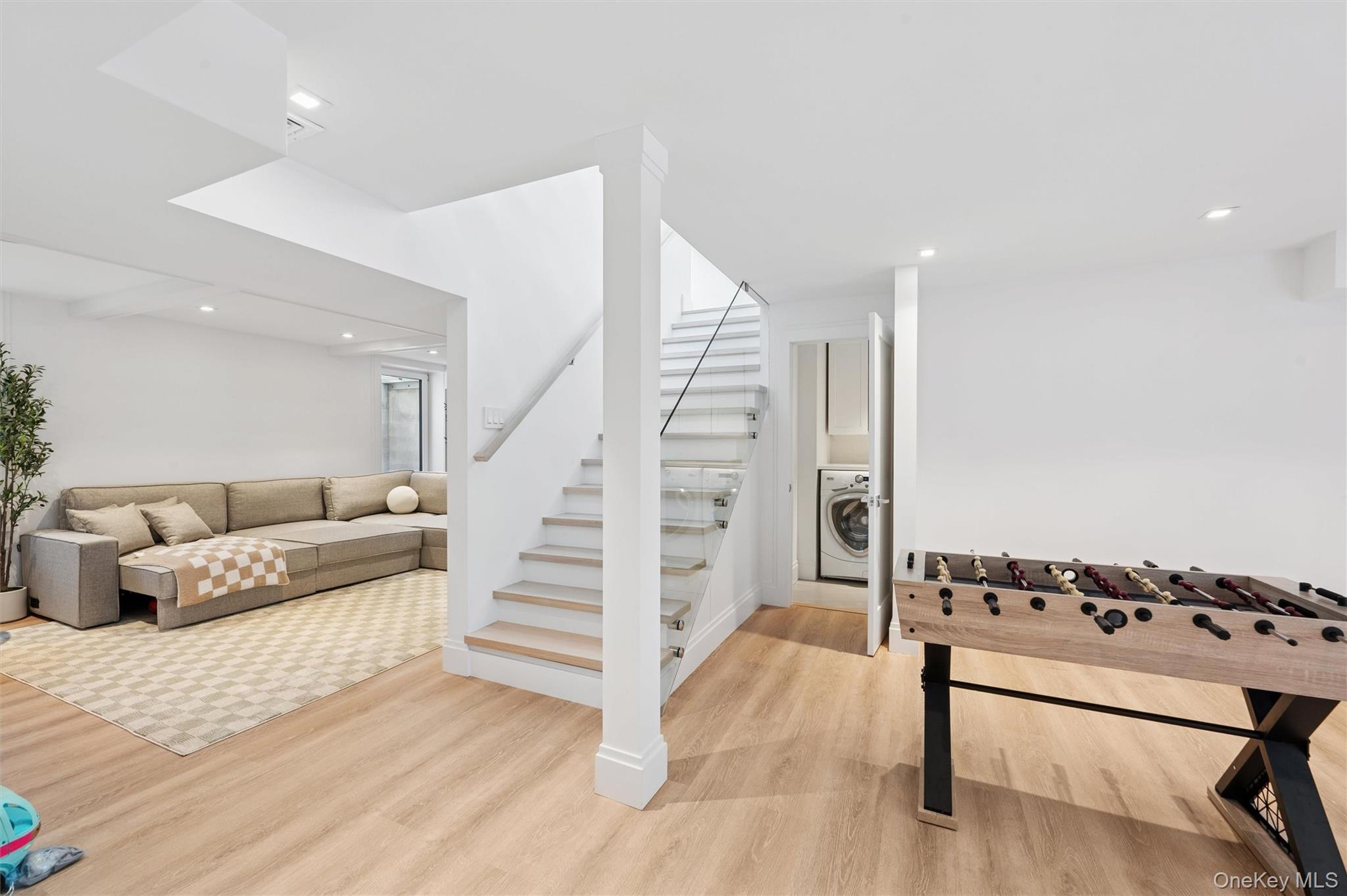 28 Canoe Place Road – For Rent photo 24