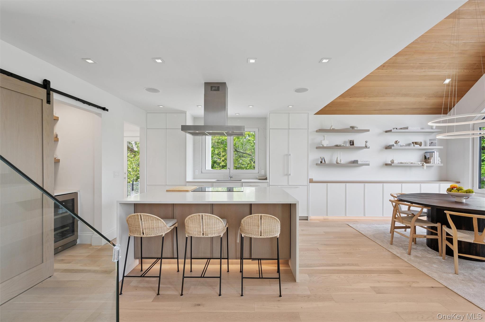 28 Canoe Place Road – For Rent photo 8