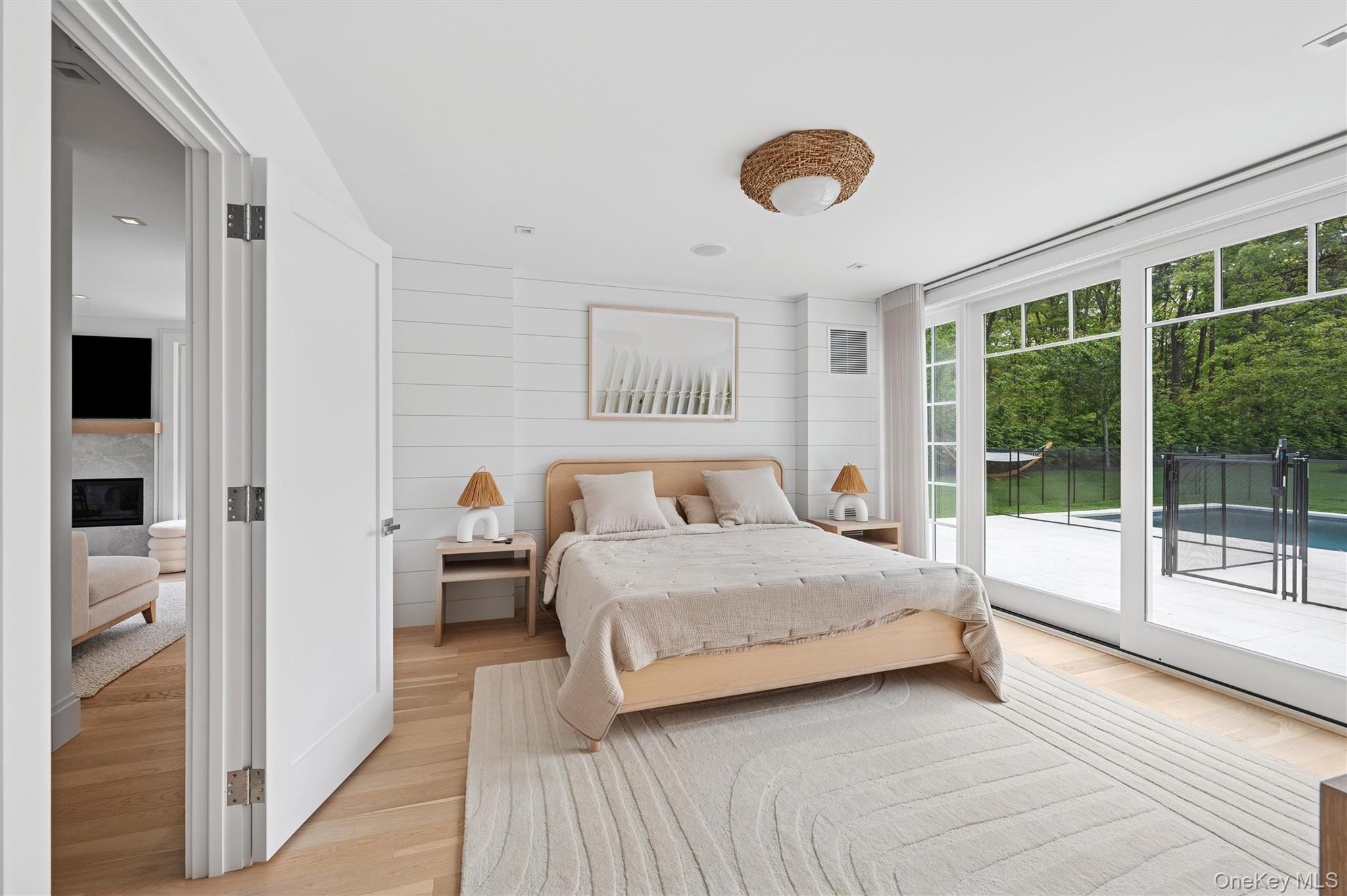 28 Canoe Place Road – For Rent photo 14