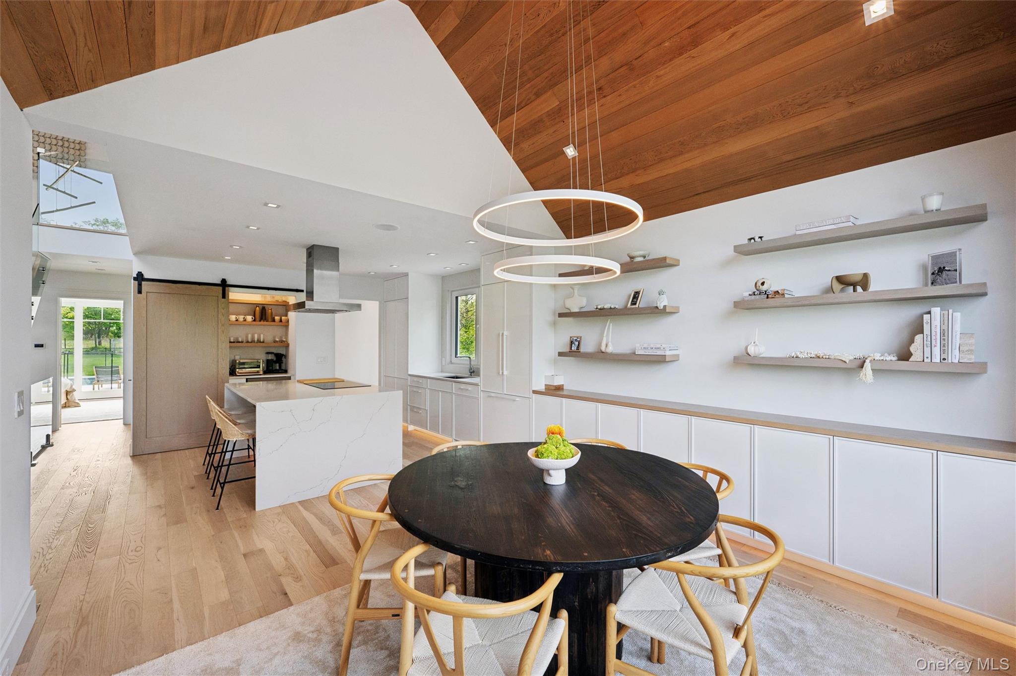28 Canoe Place Road – For Rent photo 11