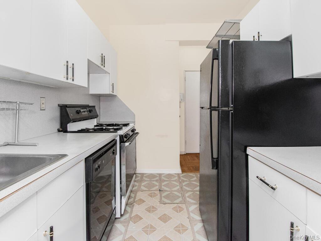 679 W 239th Street, Unit 1C photo 3