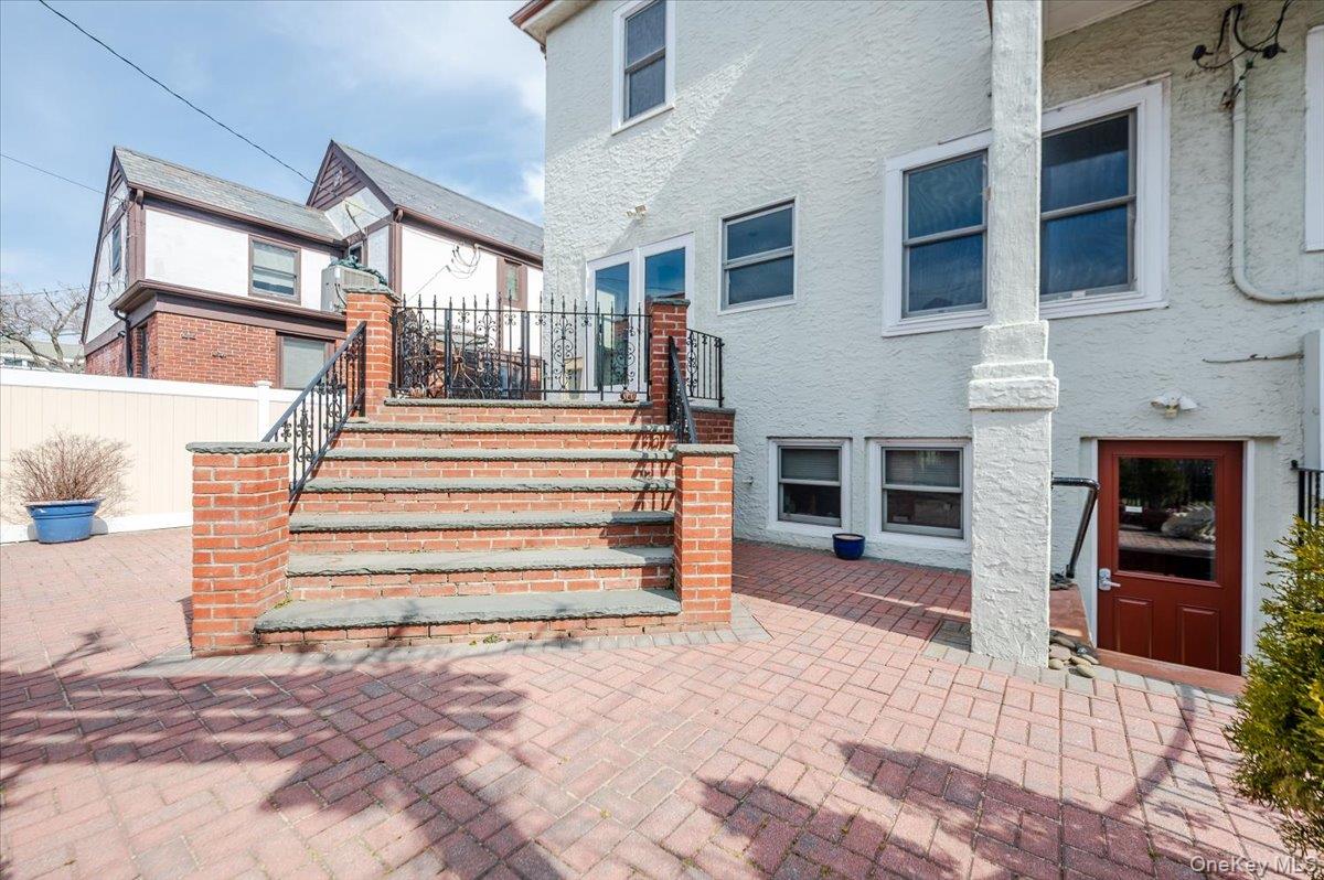 211 Laurelton Boulevard – For Sale photo 42