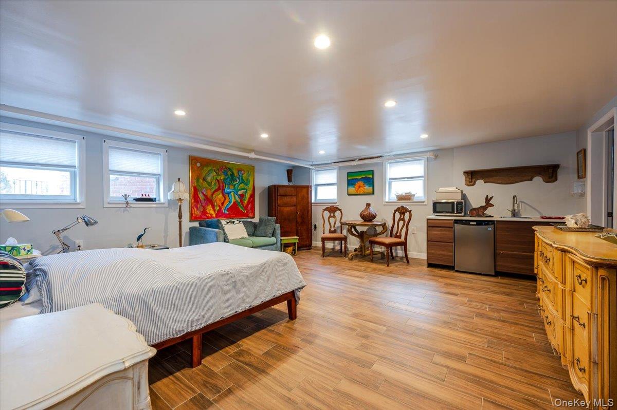 211 Laurelton Boulevard – For Sale photo 34