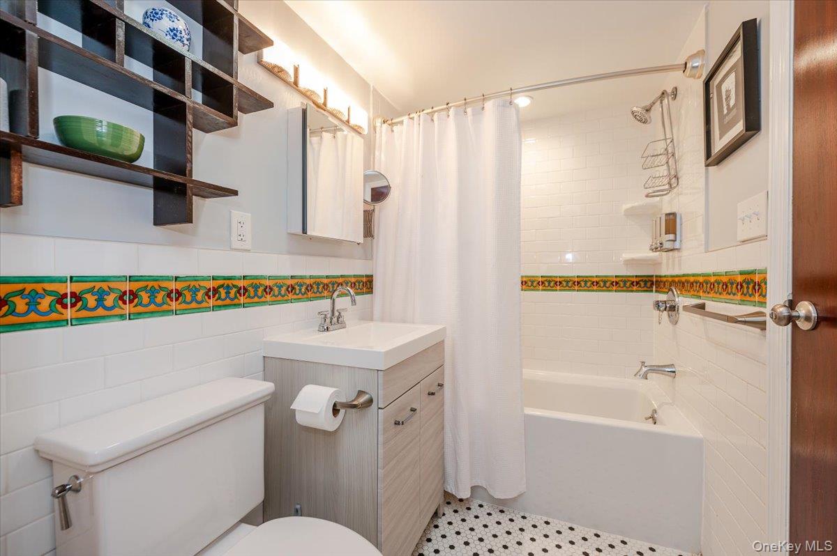 211 Laurelton Boulevard – For Sale photo 38