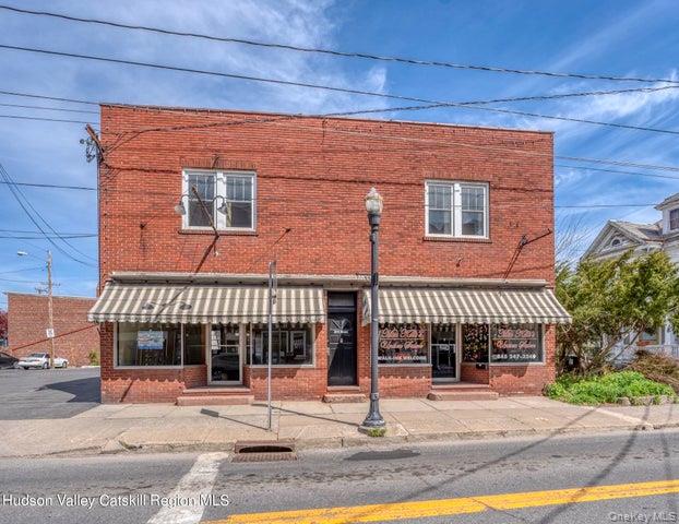 211 Main Street – For Sale
