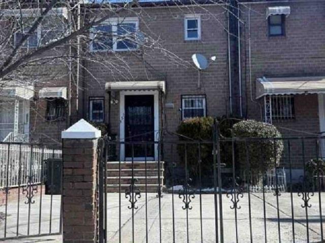 555 Christopher Avenue – For Sale