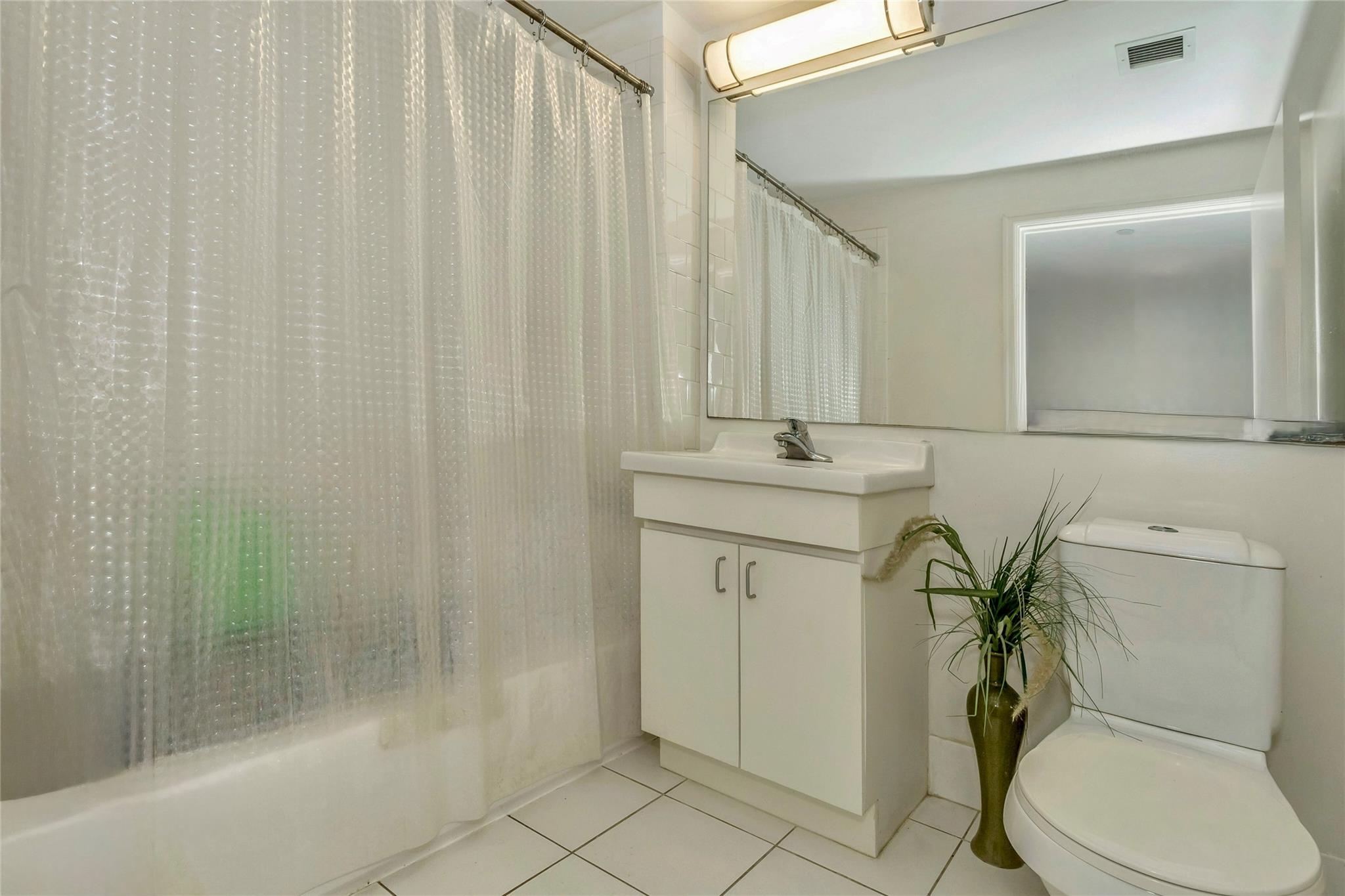 1885 Lexington Avenue, Unit 5B photo 7