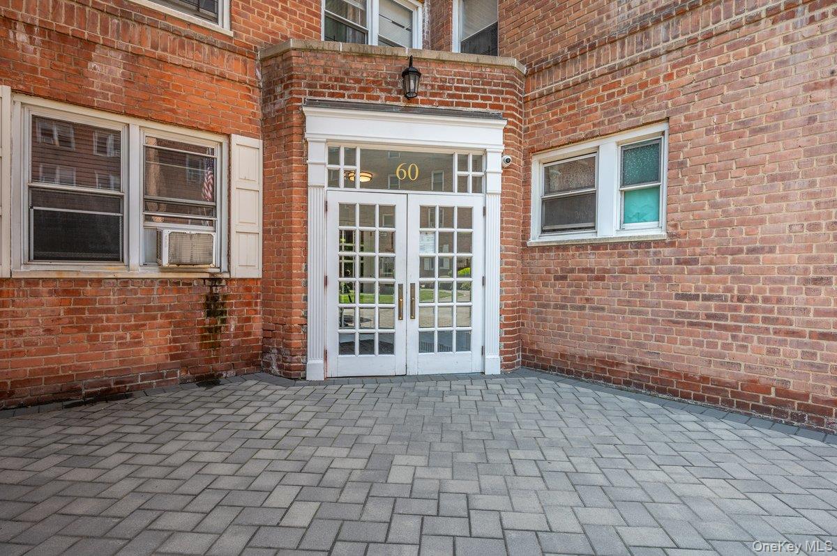 60 Locust Avenue, Unit 604A photo 3