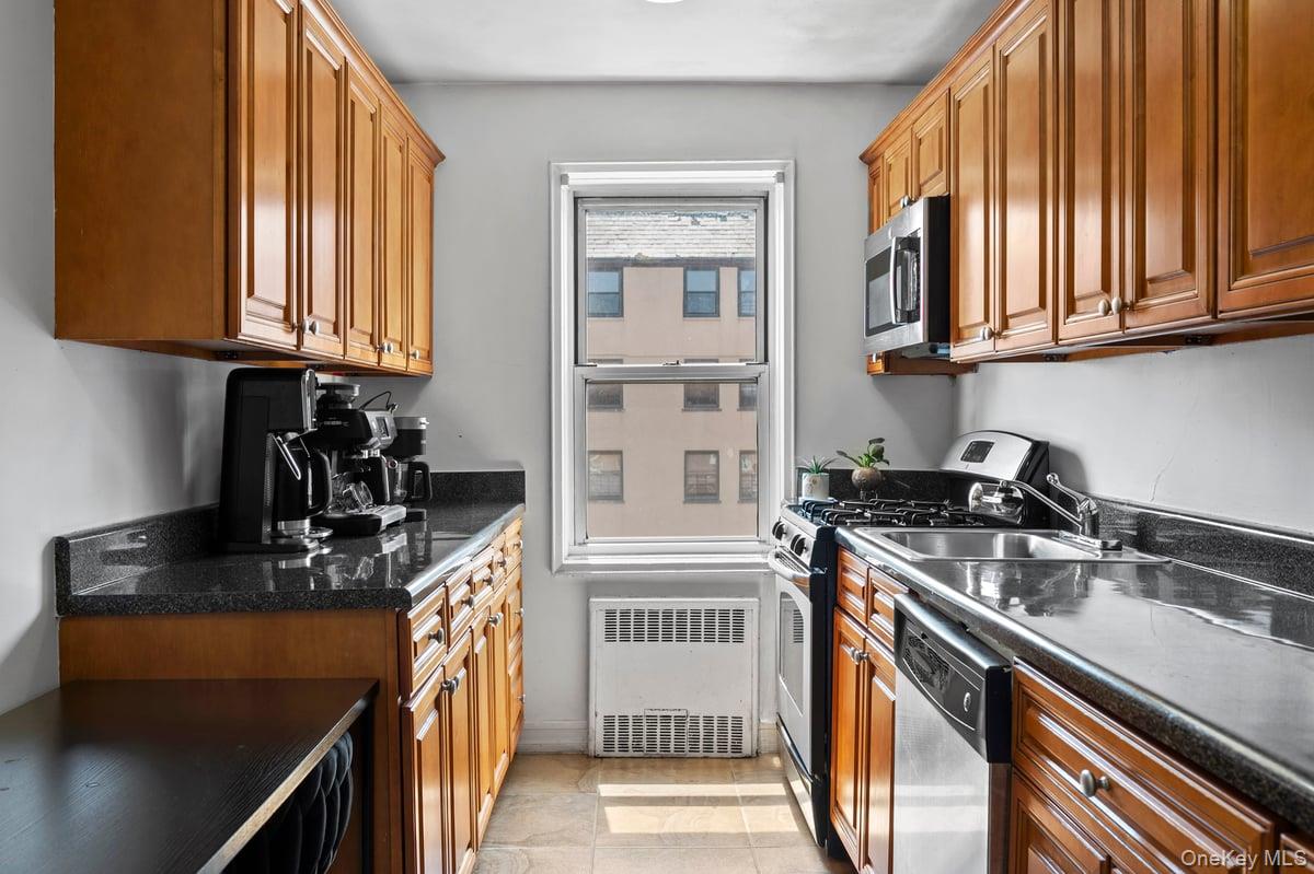 60 Locust Avenue, Unit 604A photo 9
