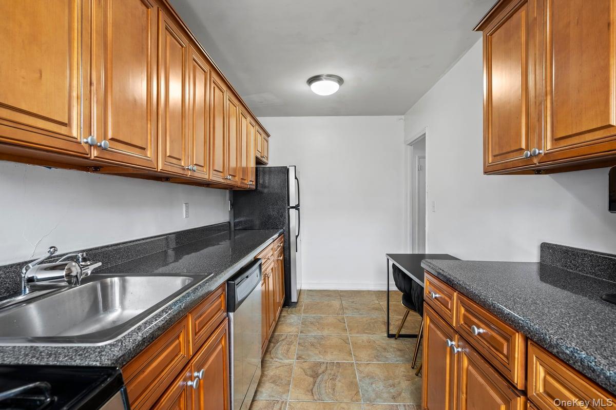 60 Locust Avenue, Unit 604A photo 11