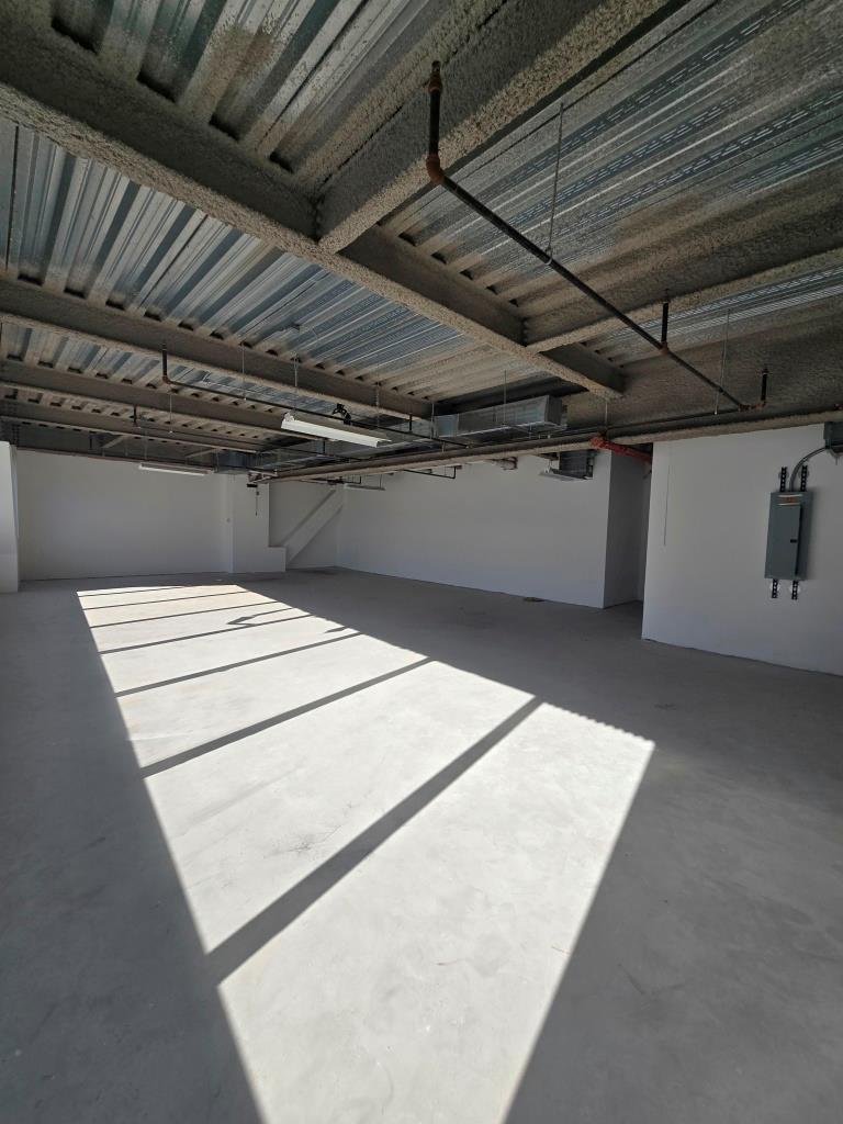 37-12 Prince Street – For Sale photo 4