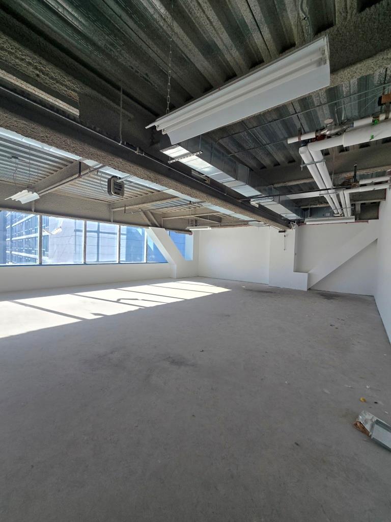 37-12 Prince Street – For Sale photo 2