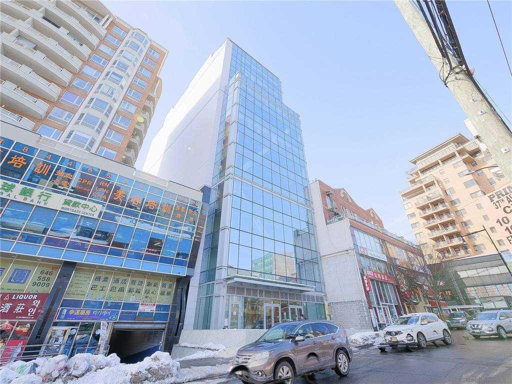 37-12 Prince Street – For Sale photo 3