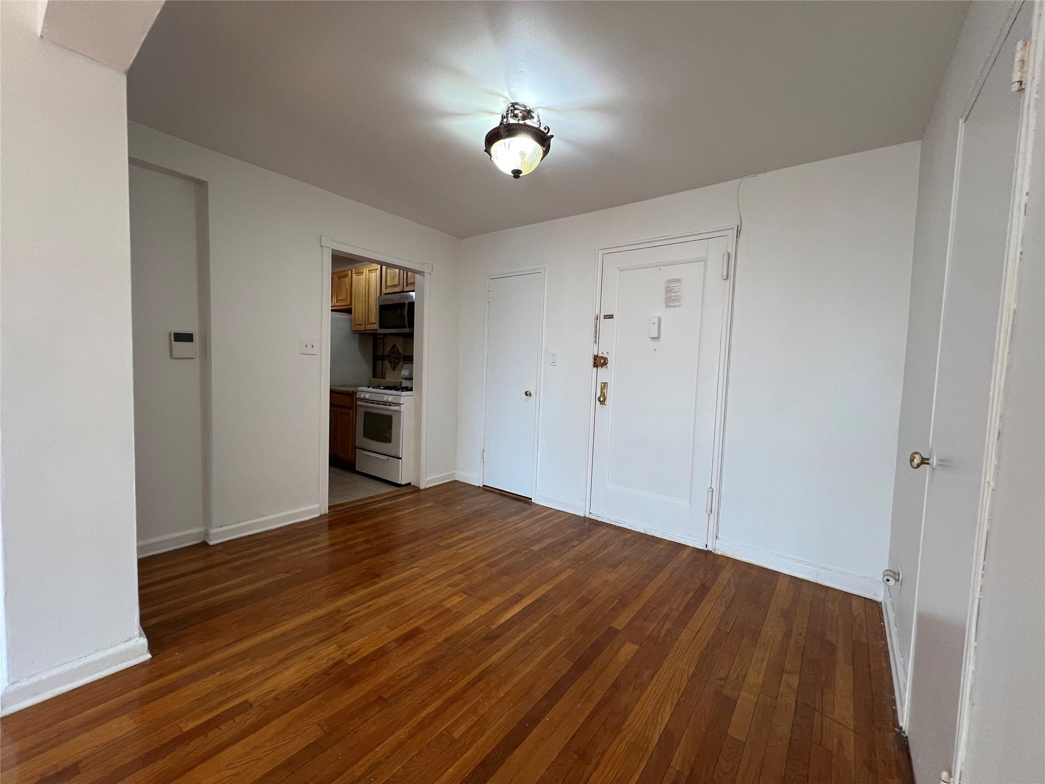 1475 Thieriot Avenue, Unit 5J photo 4