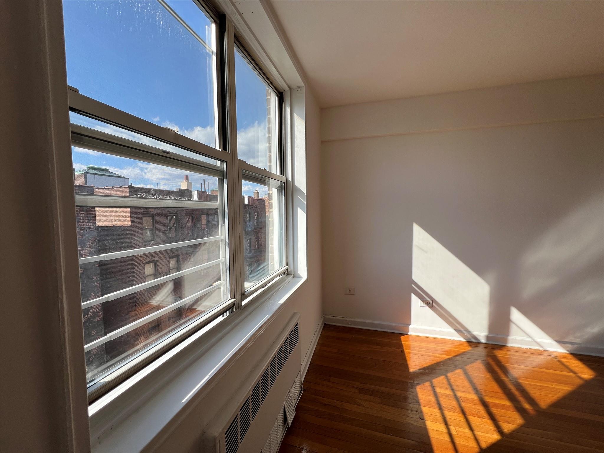 1475 Thieriot Avenue, Unit 5J