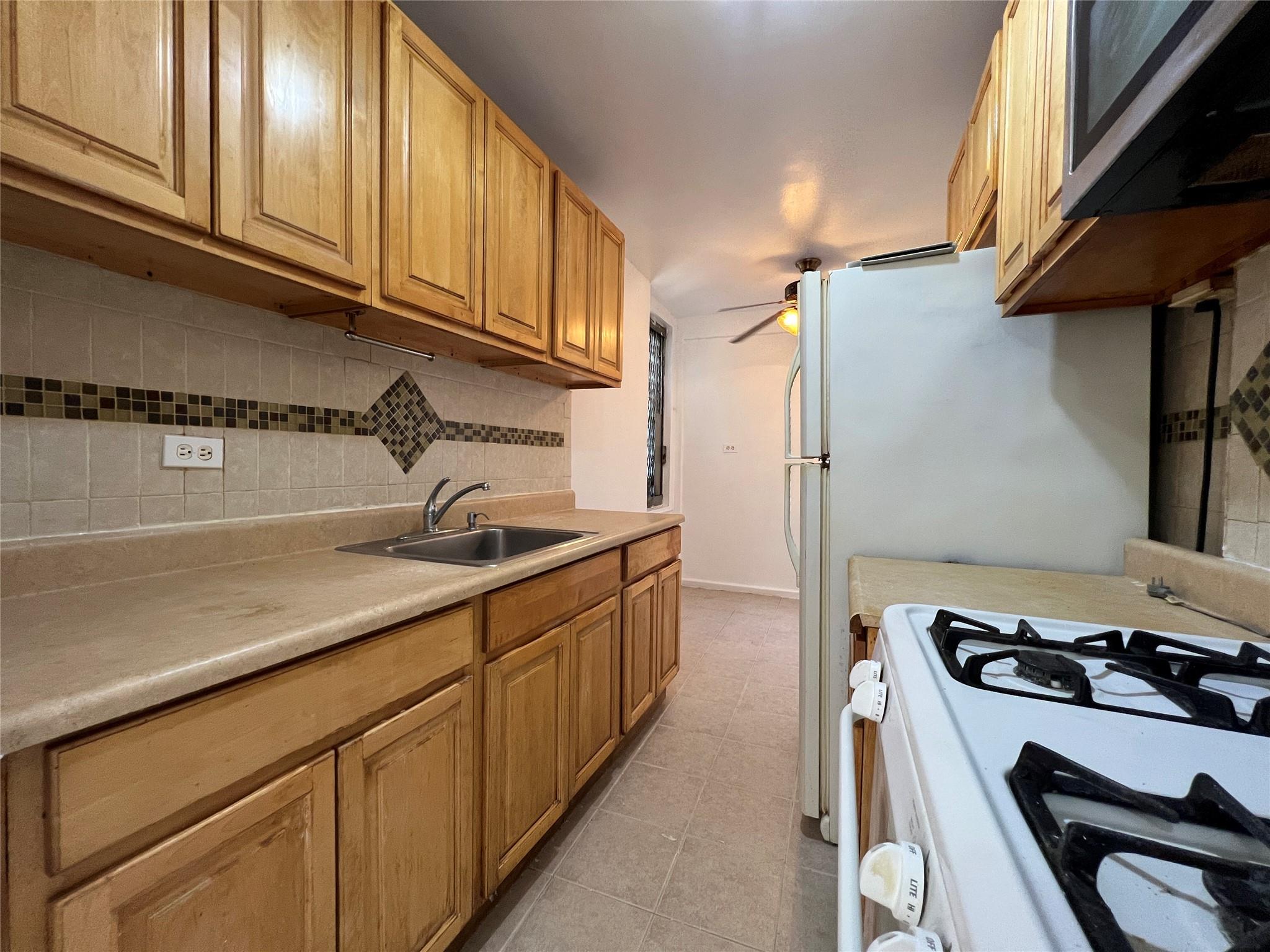 1475 Thieriot Avenue, Unit 5J photo 5