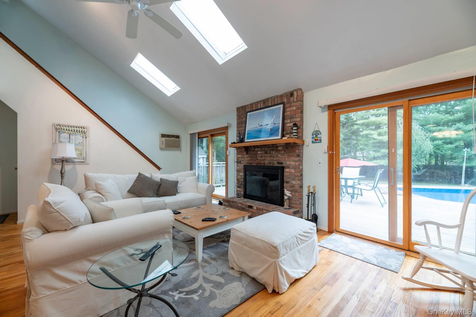 221 Norfolk Drive – For Rent photo 3