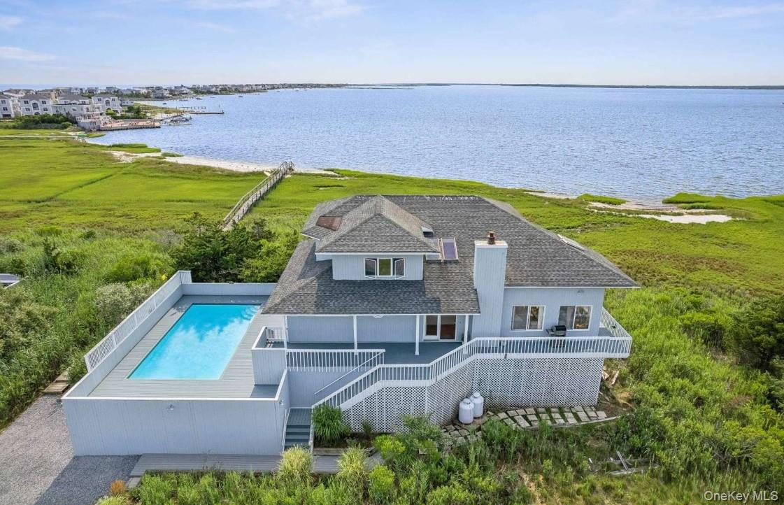 552 Dune Road – For Rent
