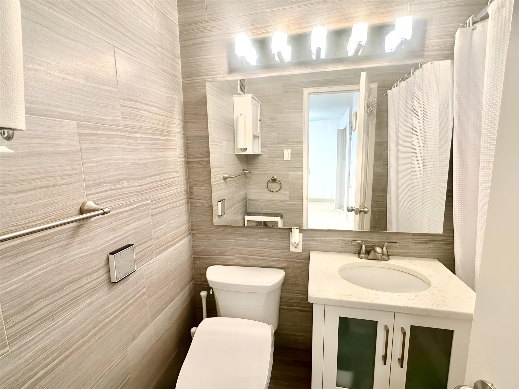 61-20 Grand Central Parkway, Unit A608 photo 9