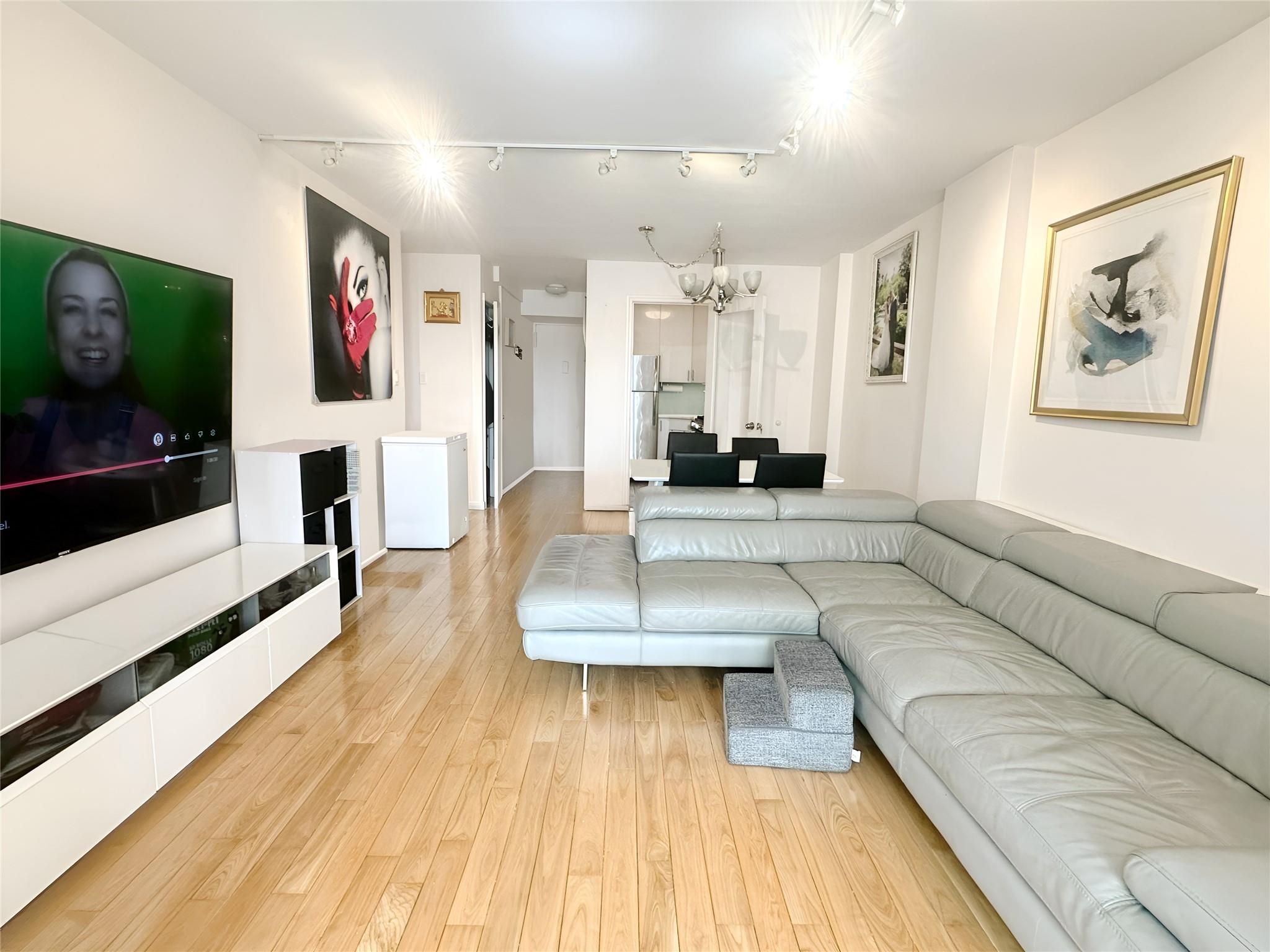 61-20 Grand Central Parkway, Unit A608 photo 3