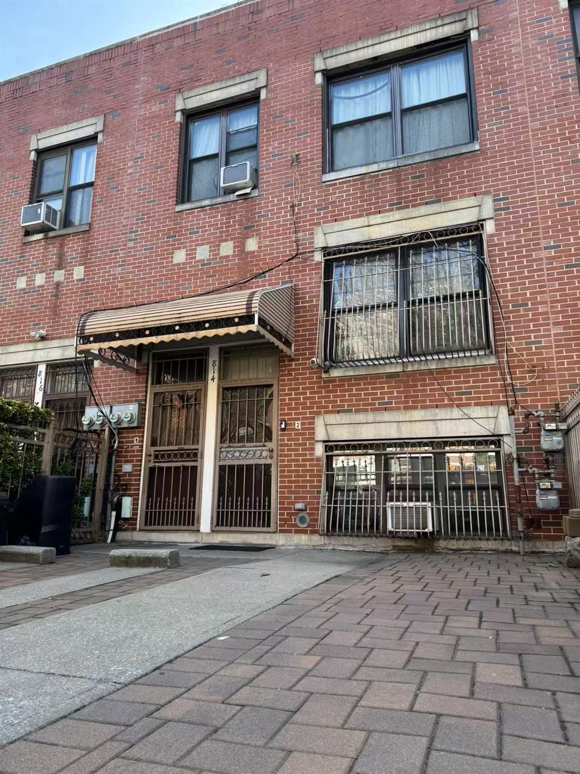 814 Fox Street – For Sale