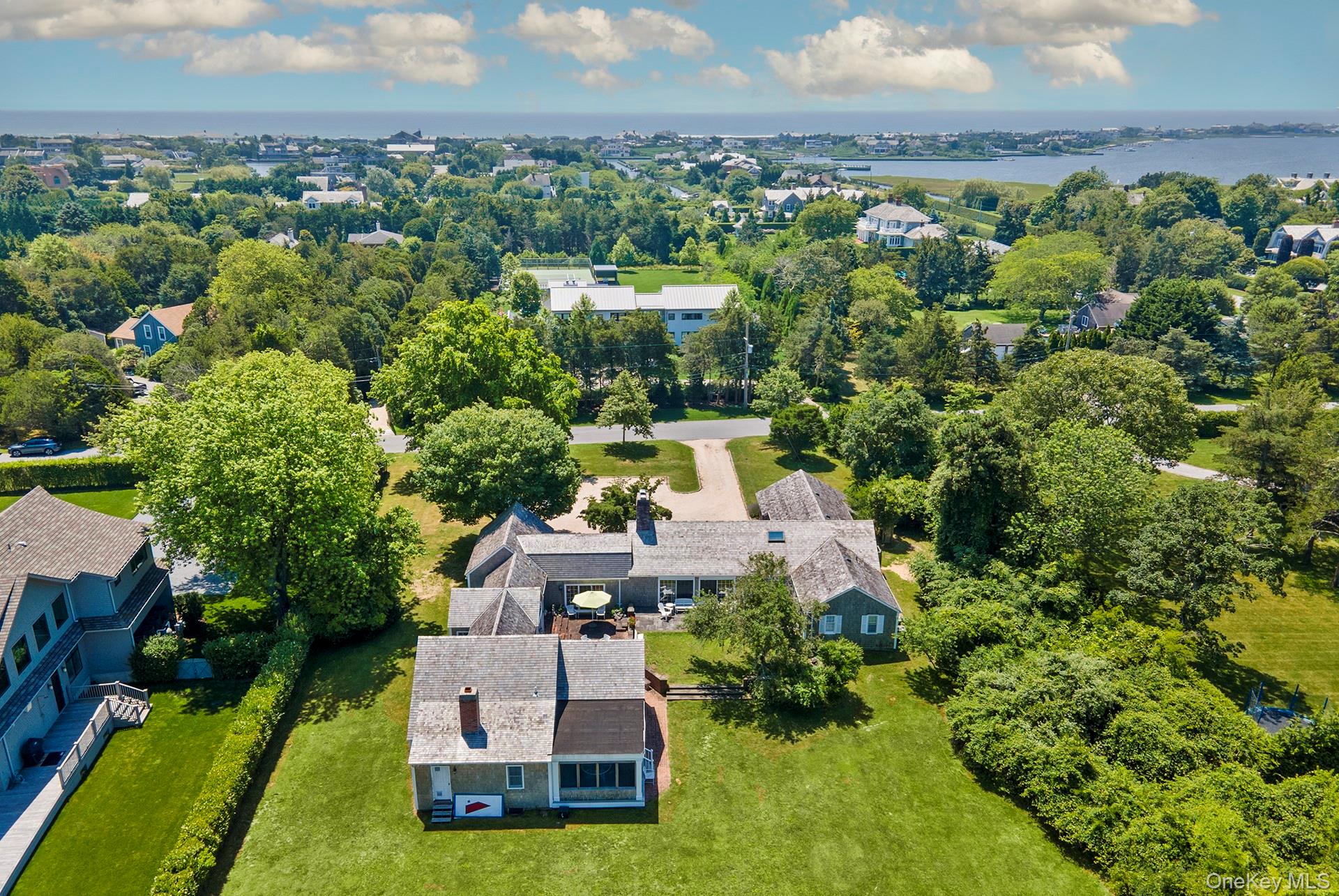 19 Quaquanantuck Lane – For Sale photo 11