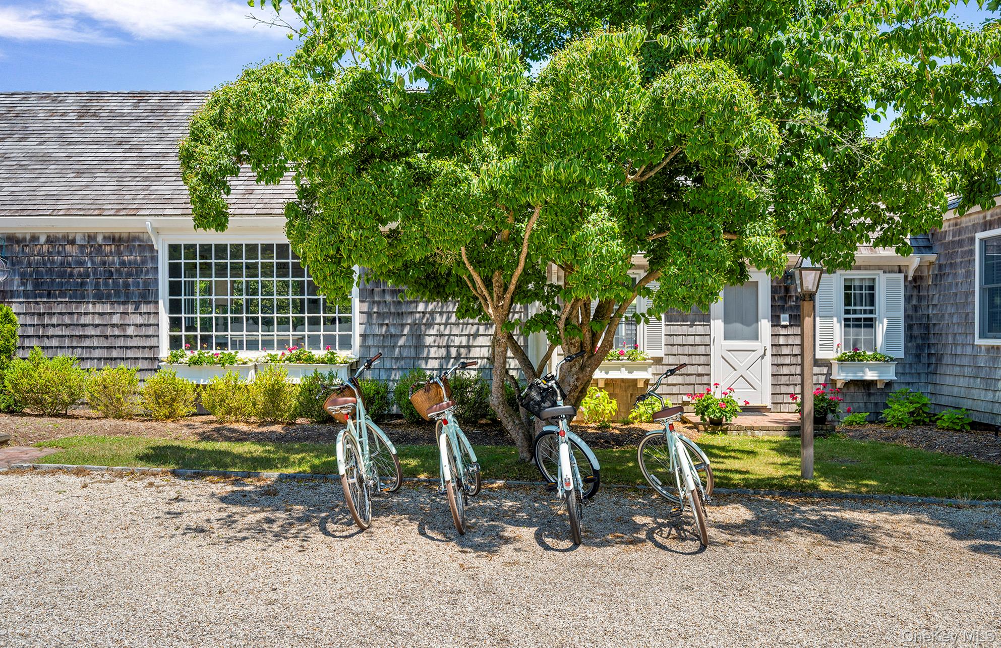 19 Quaquanantuck Lane – For Sale photo 15