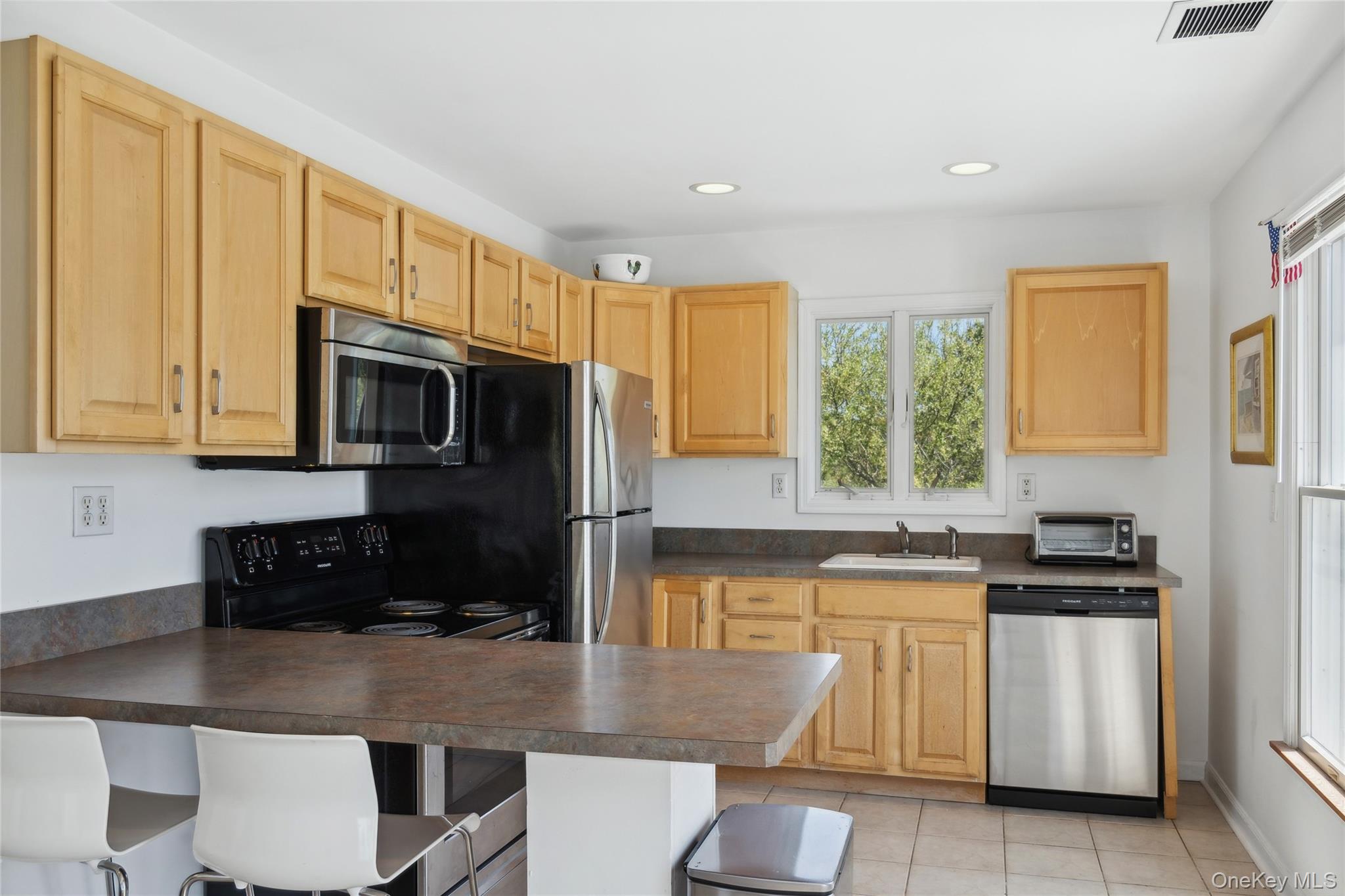 846 Dune Road – For Rent photo 12
