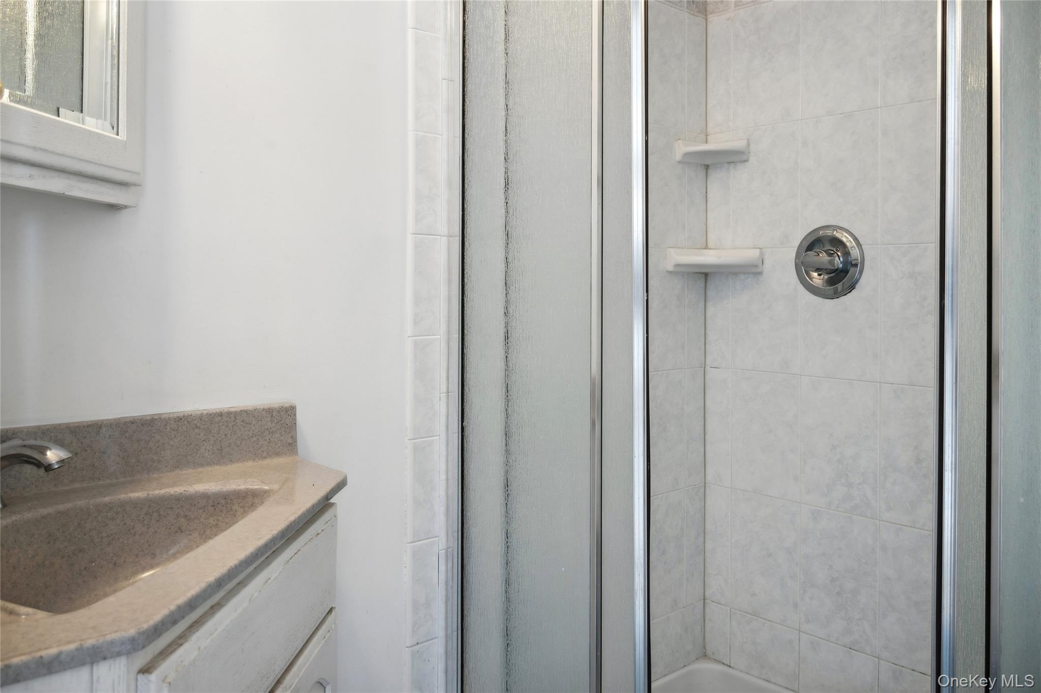 846 Dune Road – For Rent photo 18
