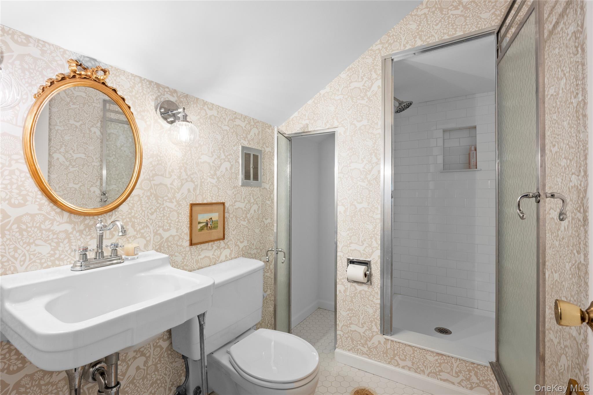 10 Pine Path – For Sale photo 29