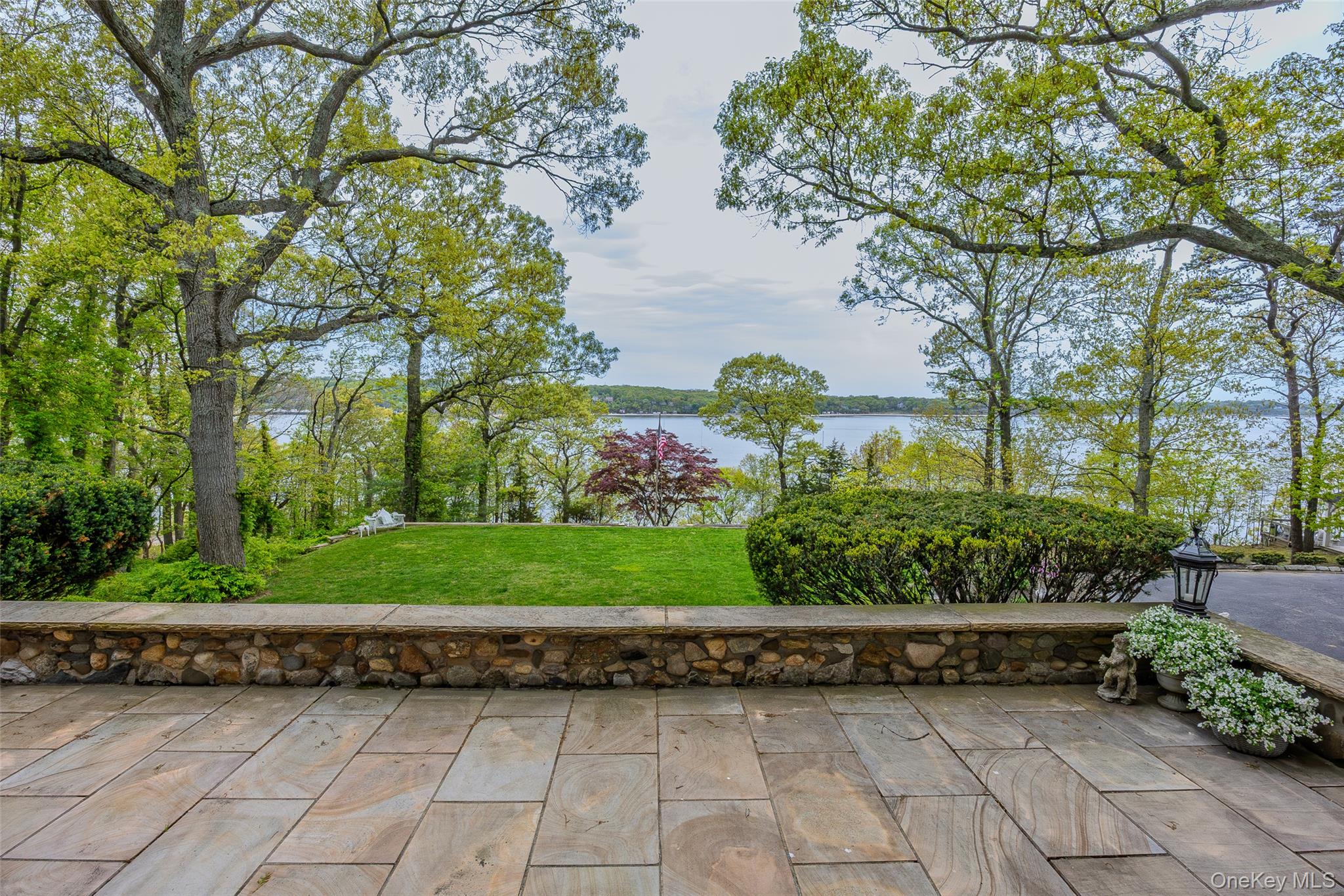 10 Pine Path – For Sale photo 37