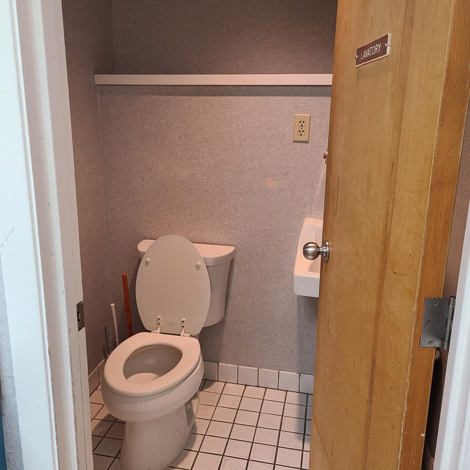 152 E Main Street, Unit C photo 29