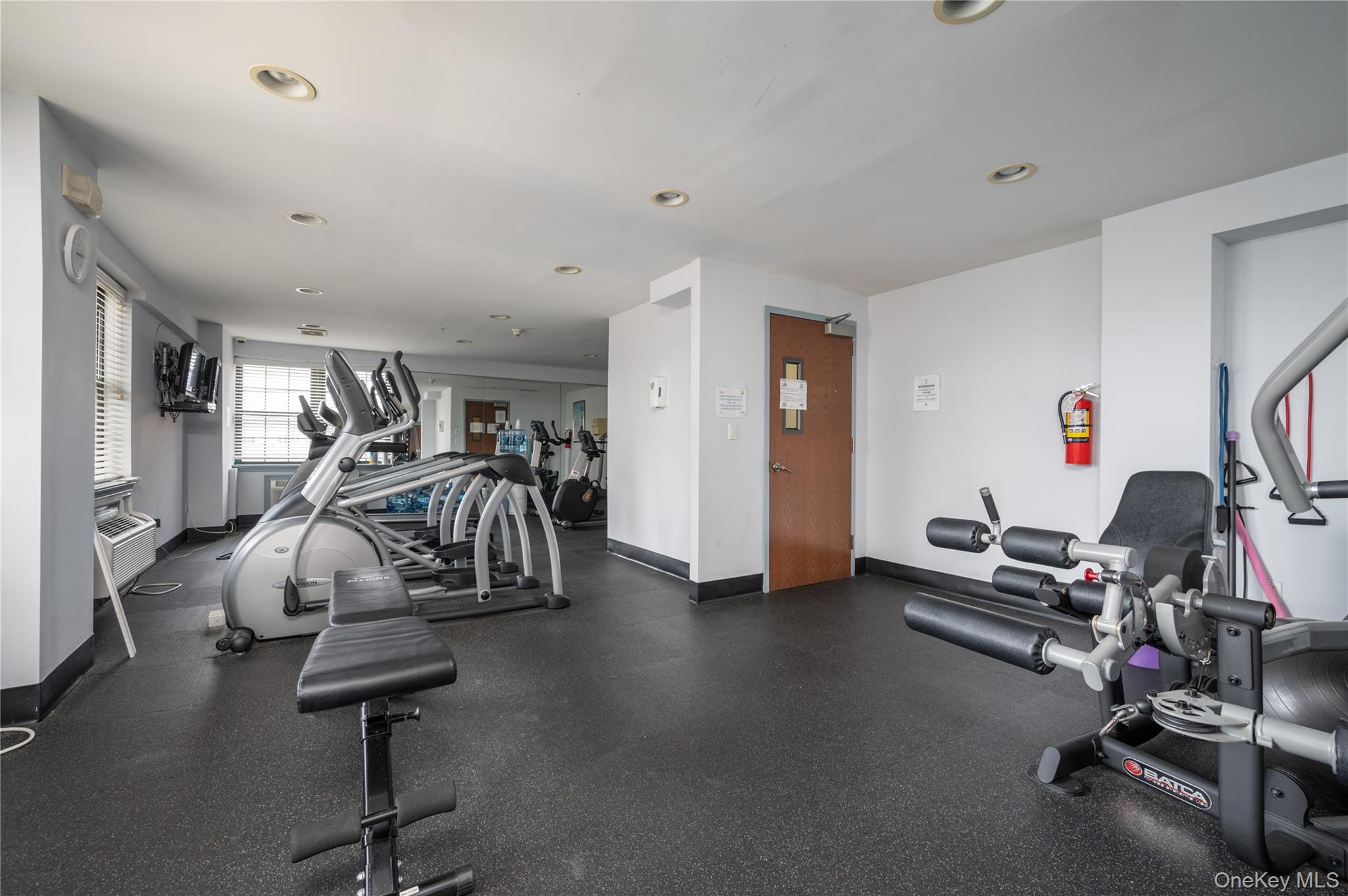 26 W Broadway, Unit 505 photo 29
