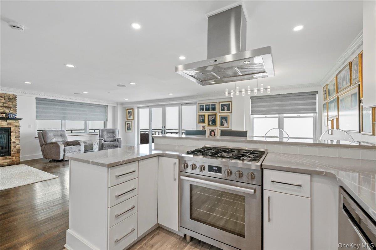 26 W Broadway, Unit 505 photo 13